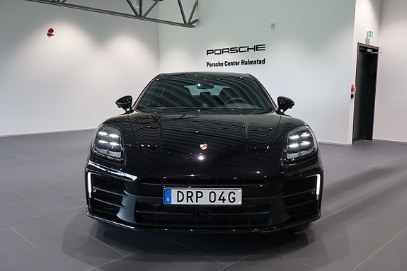 Porsche Panamera 4 3 of 17