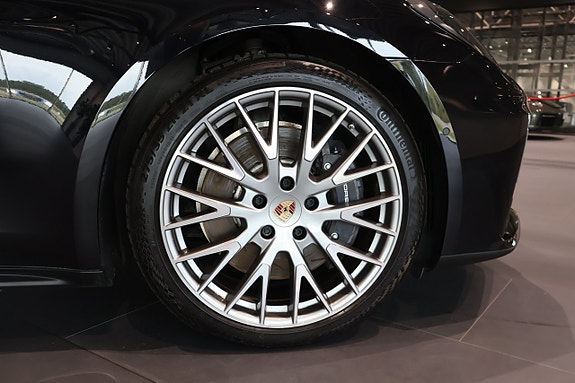 Porsche Panamera 4 6 of 17