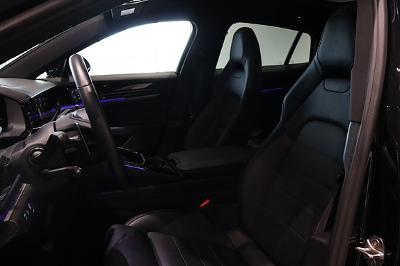 Porsche Panamera 4 11 of 17