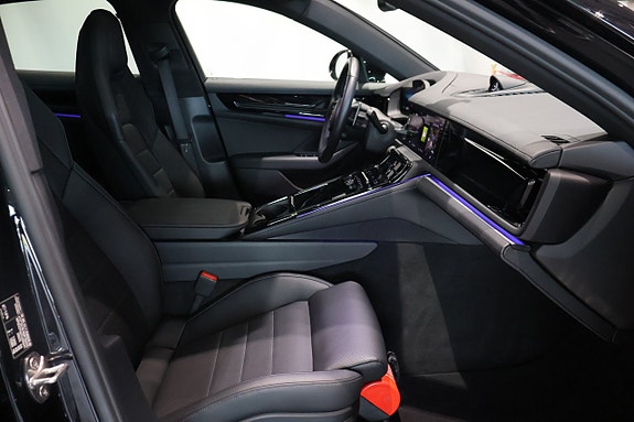 Porsche Panamera 4 17 of 17