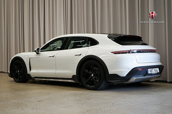 Porsche Taycan 5 of 26