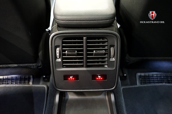 Porsche Taycan 13 of 26