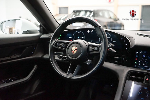 Porsche Taycan 15 of 26