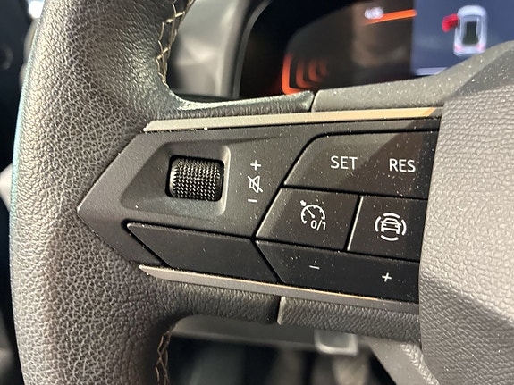 Seat Arona 15 of 23