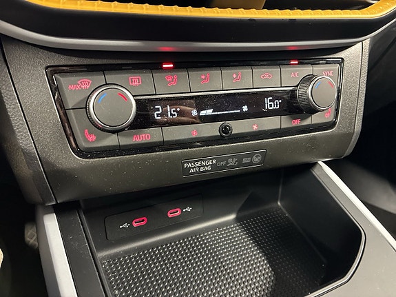 Seat Arona 21 of 23