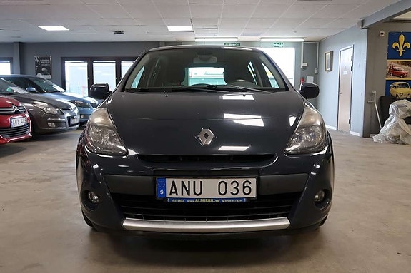 Renault Clio 2 of 11