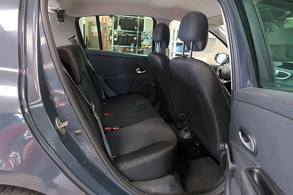 Renault Clio 8 of 11