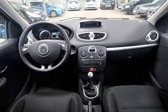 Renault Clio 10 of 11
