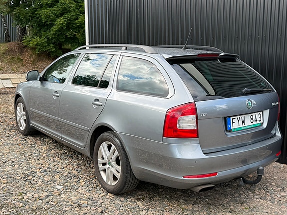 Skoda Octavia 3 of 8