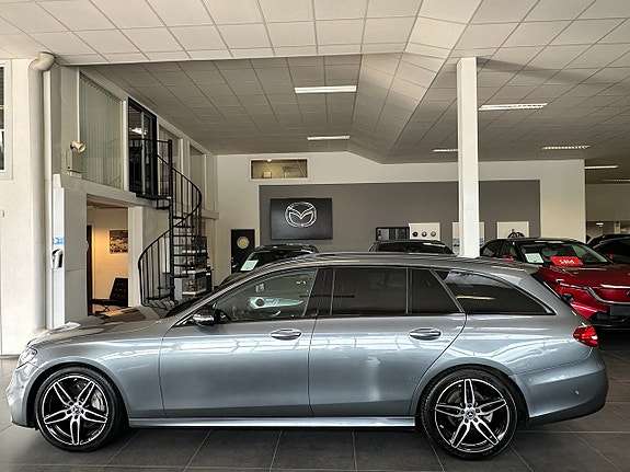 Mercedes-Benz E220 d 2 of 16