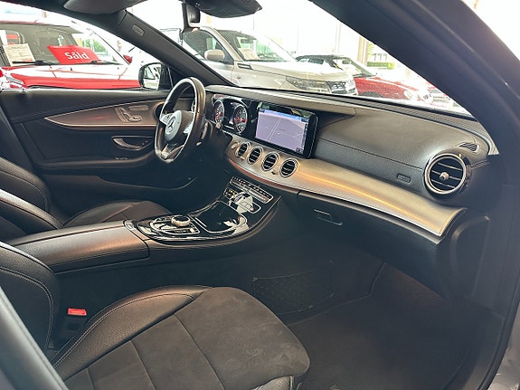 Mercedes-Benz E220 d 10 of 16