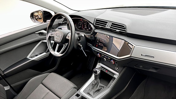 Audi Q3 11 of 27