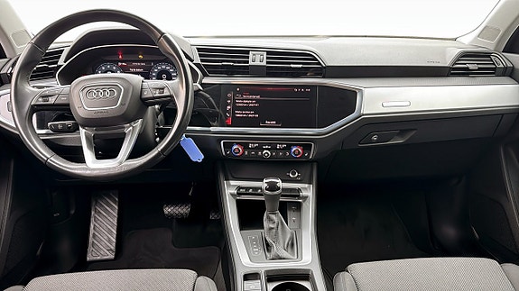 Audi Q3 10 of 27