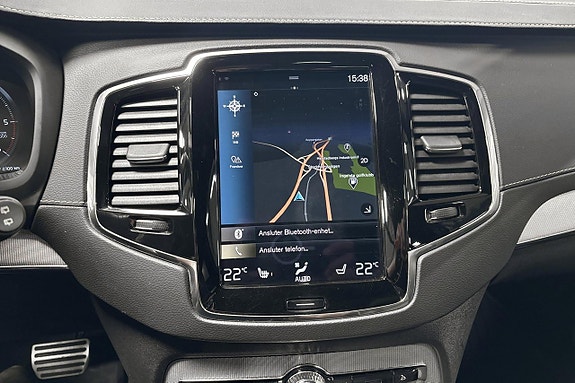 Volvo XC90 11 of 16