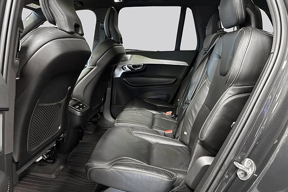 Volvo XC90 9 of 16