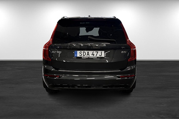 Volvo XC90 5 of 16