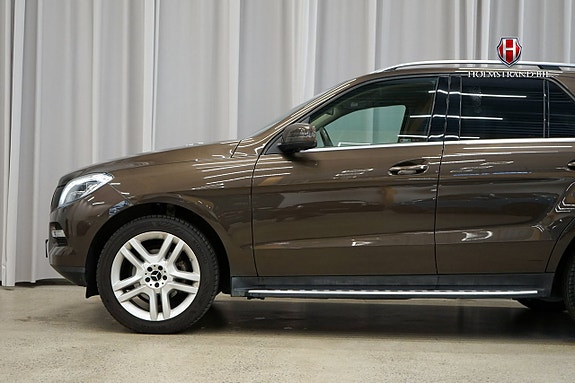 Mercedes-Benz ML350 6 of 22