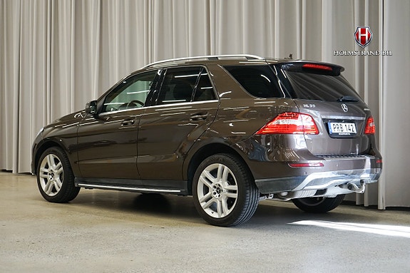 Mercedes-Benz ML350 4 of 22