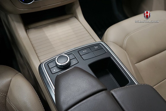 Mercedes-Benz ML350 18 of 22