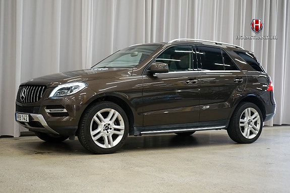 Mercedes-Benz ML350 3 of 22