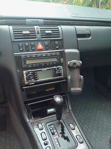 Mercedes-Benz E420 5 of 12