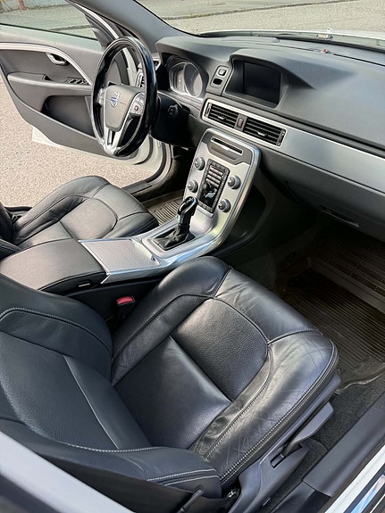 Volvo V70 5 of 9