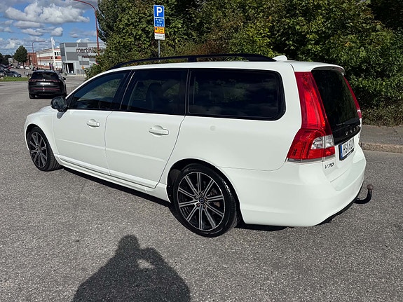 Volvo V70 3 of 9