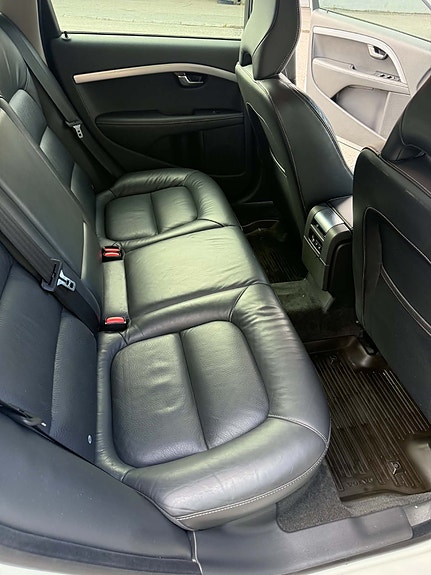 Volvo V70 6 of 9