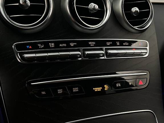 Mercedes-Benz GLC300 de 27 of 30