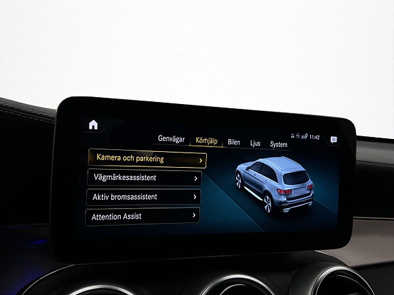 Mercedes-Benz GLC300 de 24 of 30