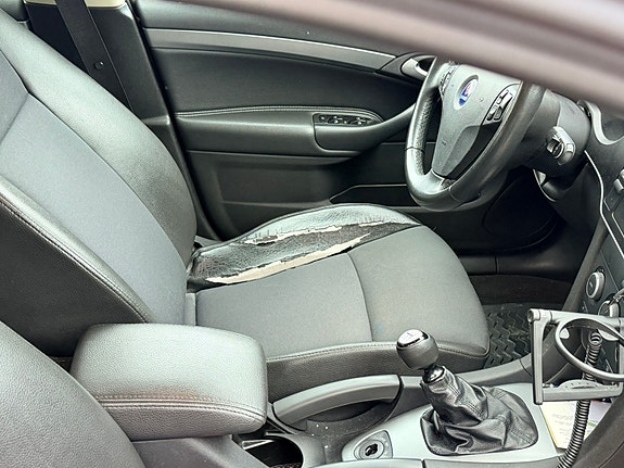 Saab 9-3 4 of 6