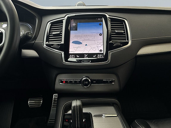 Volvo XC90 11 of 27