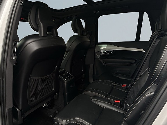 Volvo XC90 13 of 27