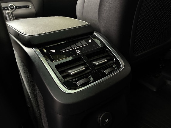 Volvo XC90 23 of 27