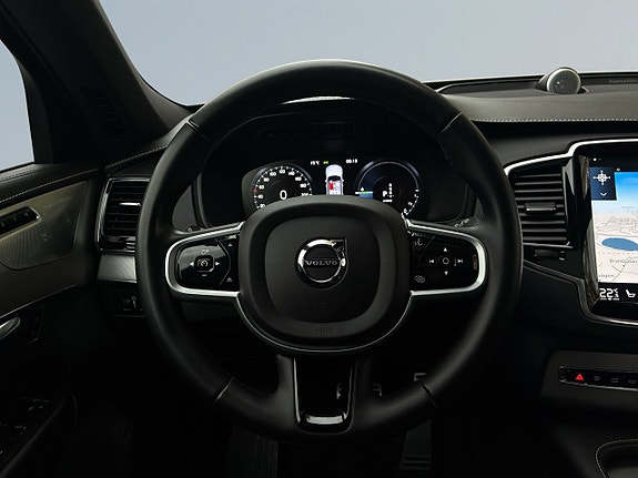 Volvo XC90 9 of 27