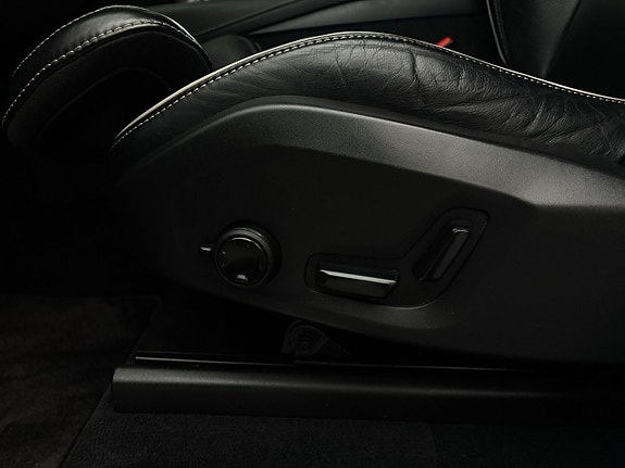 Volvo XC90 17 of 27