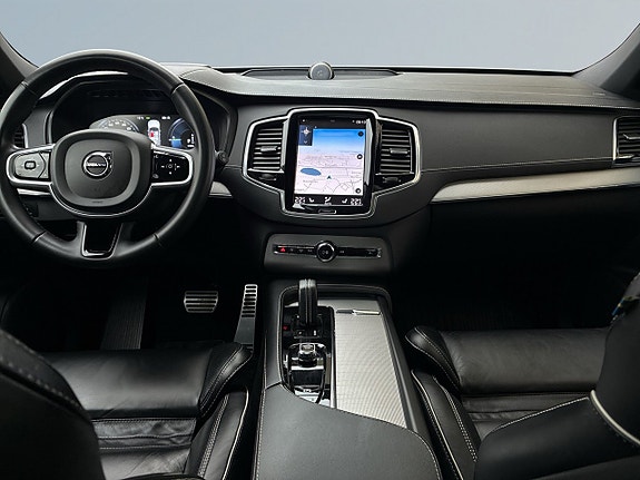 Volvo XC90 8 of 27