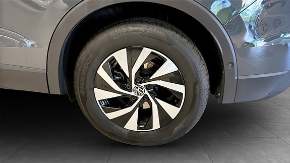 Volkswagen Tiguan 6 of 13