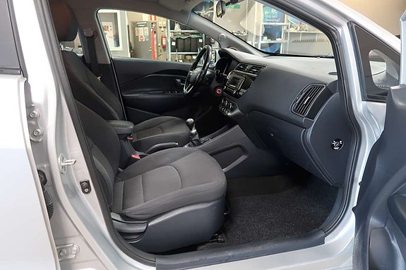 Kia Rio 8 of 10