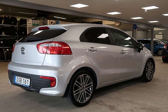 Kia Rio 6 of 10
