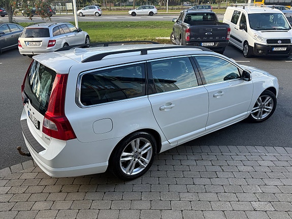 Volvo V70 4 of 15