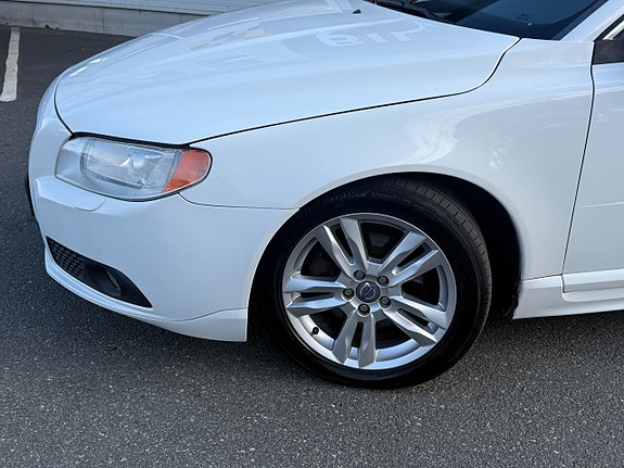 Volvo V70 8 of 15