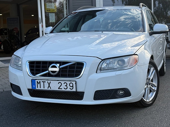 Volvo V70 2 of 15