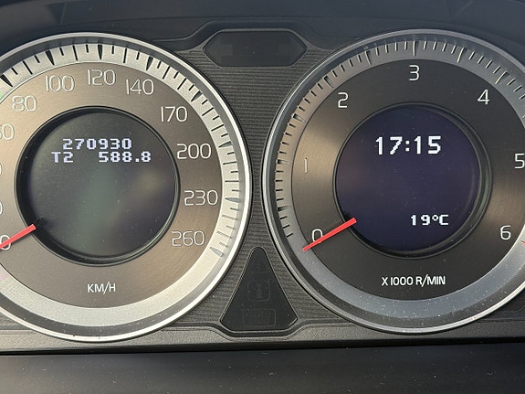 Volvo V70 13 of 15