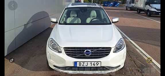 Volvo XC60 2 of 7