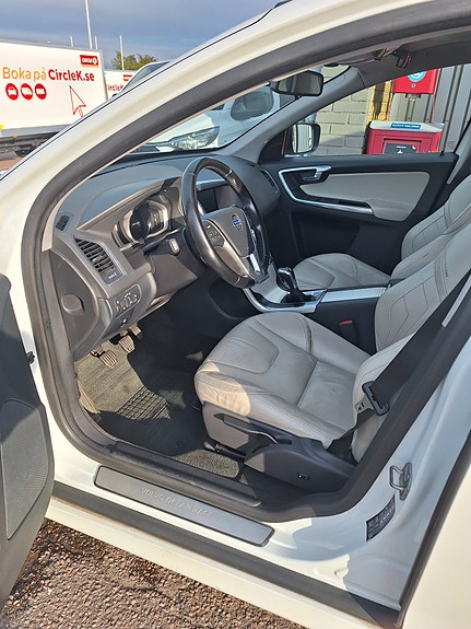 Volvo XC60 4 of 7