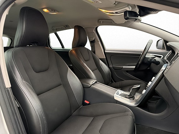 Volvo V60 25 of 30