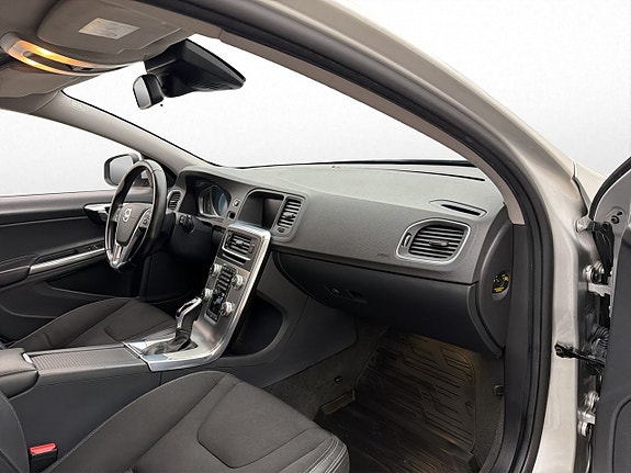Volvo V60 26 of 30
