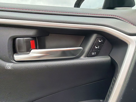 Toyota RAV4 21 of 27