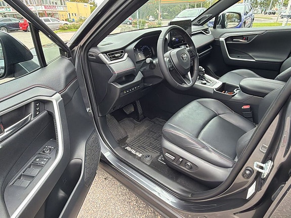 Toyota RAV4 19 of 27
